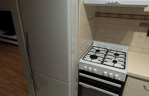 Walkerville Apartamento | 2 Bdrm Apartment - Spacious, ducted heating & cooling, centerally located!