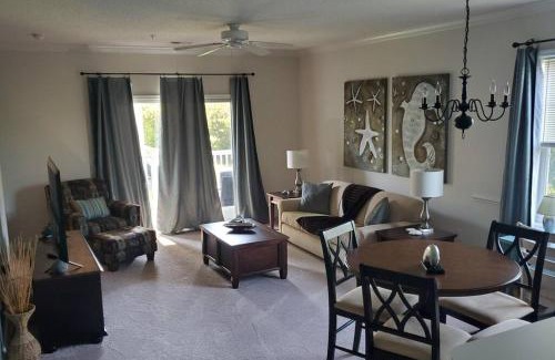 Carolina Forest Apartamento | 2-Bdrm condo with designated remote work area/pool