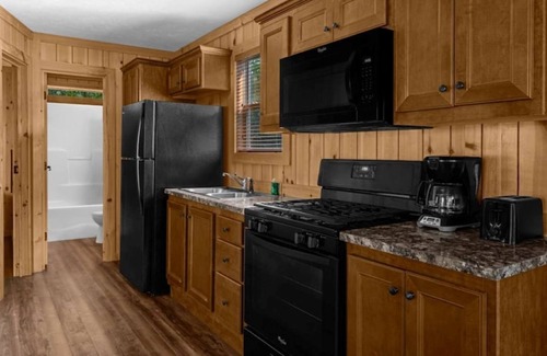 Lower Township Cabaña | 2 Bdrm Cottage in a Premier Cape May campground - Minutes from Wildwood, NJ!