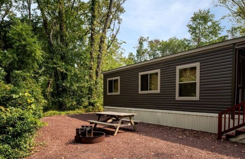 Lower Township Cabaña | 2 Bdrm Cottage in a Premier Cape May campground - Minutes from Wildwood, NJ!