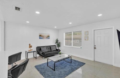 Hallandale Beach Casa | 2 Bdrm Modern House Mins From Beach & Casino Hb1