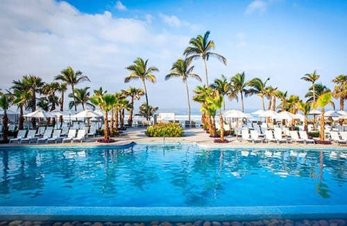 Granjas del Marqués Apartamento | 2 Bdrm Suite w/ Kitchenette on the Beach in Acapulco