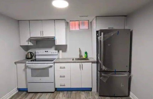 East Credit Casa | 2 Bdroom Apartment near UTM, Square 1 and Airport
