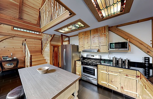 Franklin Casa | 2 beautifully designed, off-the-grid homes with amazing lakefront views & access