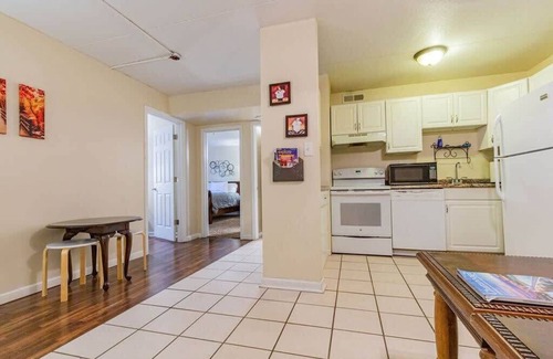 East Ridge Apartamento | ¡Echale un vistazo! 2 BR / 1 B Apt muy cerca de 1-24