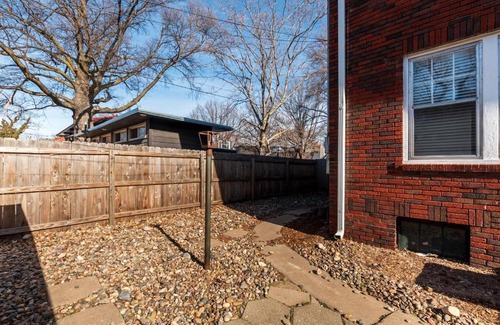 College Hill Casa | 2 Bed 1 Bath Property in College Hill with Garage