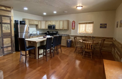 Moorcroft Apartamento | 2 habitaciones - 1 baño - para 6 personas! Cerca del lago, Sturgis, Black Hills, Devils Tower