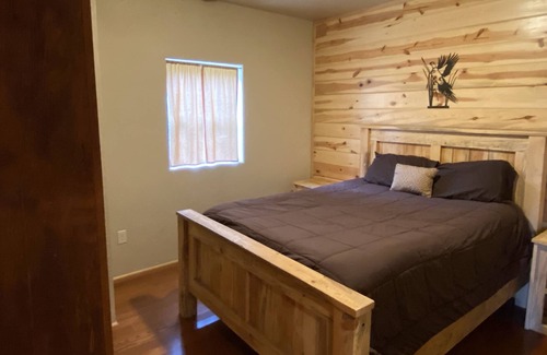 Moorcroft Apartamento | 2 habitaciones - 1 baño - para 6 personas! Cerca del lago, Sturgis, Black Hills, Devils Tower