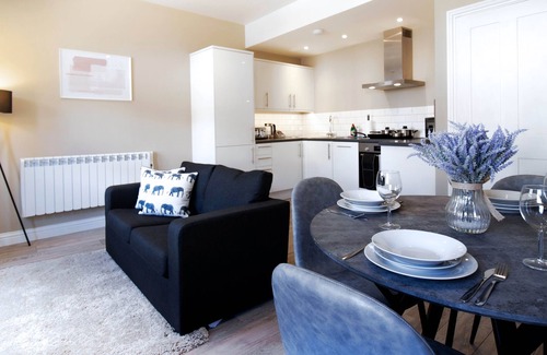 Basingstoke Apartamento | 2 Bed 1 Bath Town Center Apartment
