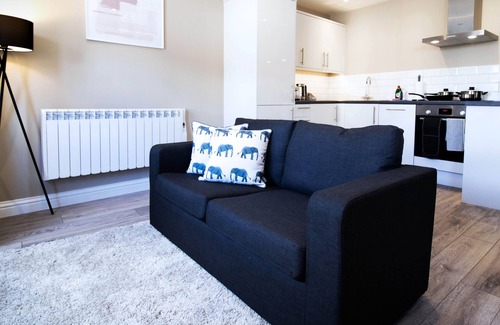 Basingstoke Apartamento | 2 Bed 1 Bath Town Center Apartment