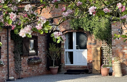 Langrick Cabaña | 2-bed 18th Century Barn - Sleeps 6 - Pet Friendly