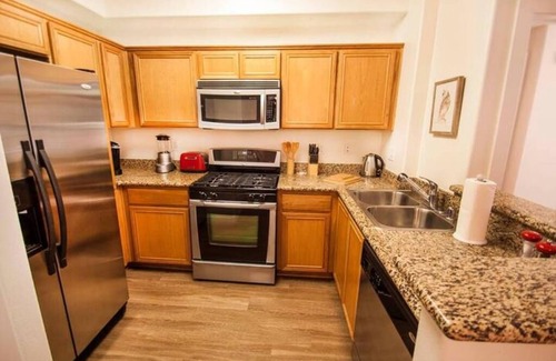 Westwood Apartamento | 2 Bed 2 Bath Apartment Overlooking Fountain G65