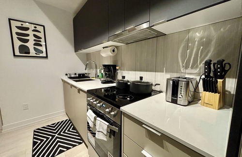 Lawrence Manor Condominio | 2 Bed 2 Bath Brand New Condo