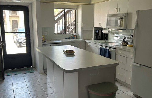 Sarasota Condominio | 2 Bed/2 Bath Condo less than 1 mile from Beautiful Siesta Key Beach
