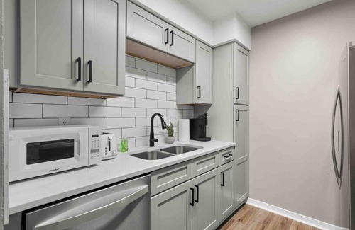 Northeast Pensacola Condominio | 2 bed/ 2 bath condo with Balcony * ALL NEW * Bears Den H