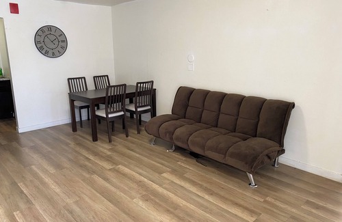 Green River Apartamento | 2-bed 2-bath family friendly apt in lovely Green River will sleep 7.