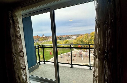Ottawa Division Condominio | 2 bed 2 bath Furnished Monthly Rental