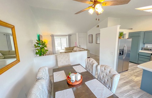 Palmdale Casa | 2 bed 2 bath home