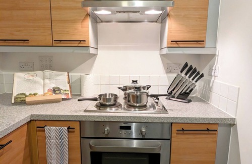 Colchester Casa | 2 bed 2 bath maisonette in Colchester with Parking and Wi-Fi
