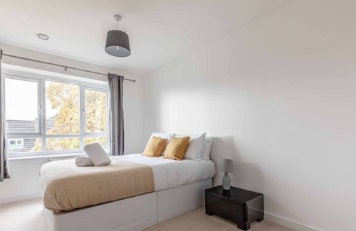 Langley Marish Apartamento | 2 Bed/2 Bath, Parking-Heathrow