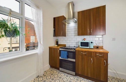 Leigh-on-Sea Apartamento | 2 Bed Apartment- Leigh Broadway