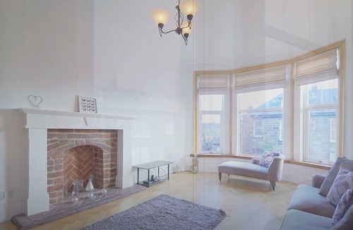 Paisley Apartamento | 2 Bed Apartment close to Glasgow Airport, RAH Hospital and University.