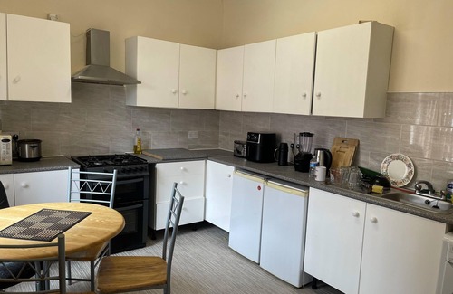 Old Trafford Apartamento | 2-bed Apartment - Sleeps 4 - Street Parking - Wifi
