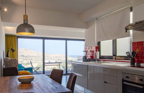 Marsalforn Apartamento | 2 Bed Apartment w Distant Sea and Country Views