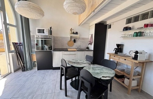 Carantec Apartamento | 2-bed apartment with private terrace - 50m from beach and GR34. Dogs welcome.