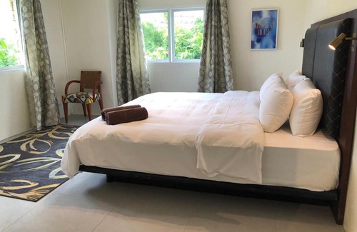 Suva Apartamento | 2 Bed Apartment with Pool - Williamson House