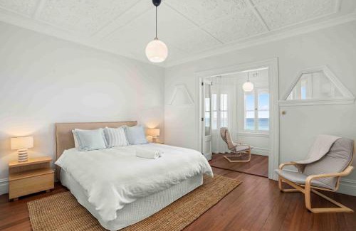 Bondi Beach Apartamento | 2-Bed Apartment with Stunning Bondi Beach Views