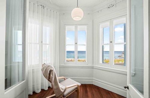 Bondi Beach Apartamento | 2-Bed Apartment with Stunning Bondi Beach Views