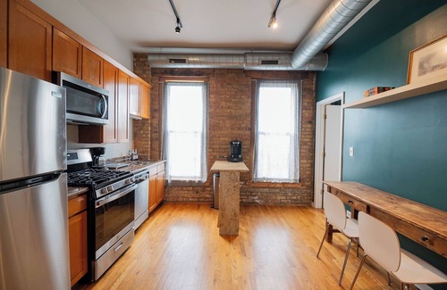 Palmer Square Apartamento | 2 Bed Apt in Heart of Logan !