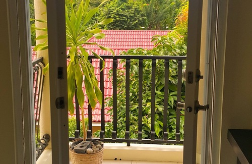 Runaway Bay Apartamento | 2 Bed Apt with Balcony at Runaway Bay