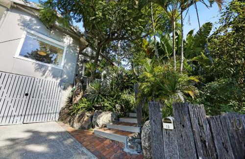 Burleigh Heads Casa | 2-Bed Beach House in Burleigh Heads Amidst Nature