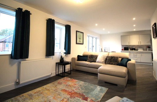 Ridgeway Casa | 2 Bed Bungalow - Large Enclosed Garden - New Build