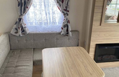 Rhyl Cabina | 2 bed Caravan in Rhyl , dog Friendly, With Wifi