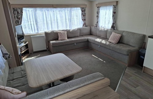 Rhyl Cabina | 2 bed Caravan in Rhyl , dog Friendly, With Wifi