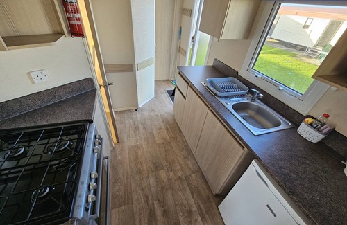 Rhyl Cabina | 2 Bed Caravan Leanne Centeal Heated