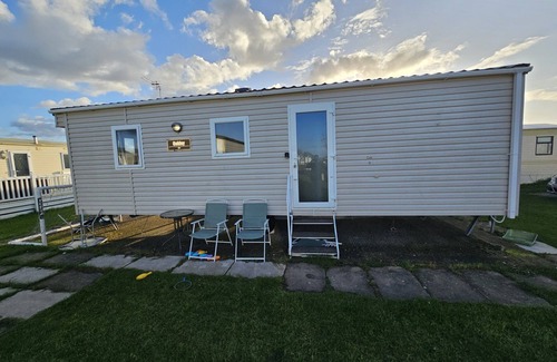 Rhyl Cabina | 2 Bed Caravan Leanne Centeal Heated