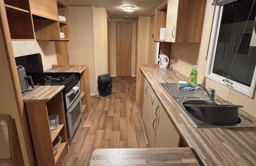 Towyn Chalet De Esquí | 2 Bed Caravan on Lyons Winkups, Sleeps 6