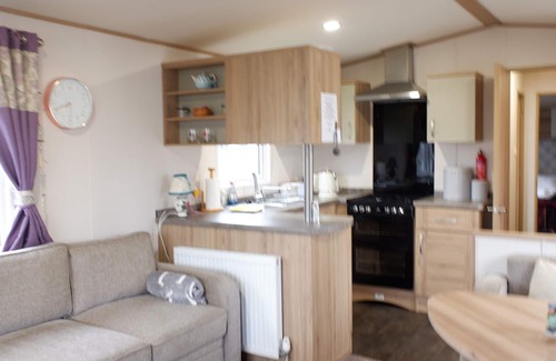 Colchester Cabina | Luxury 2 Bedroom Caravan at Mersea Island Holiday