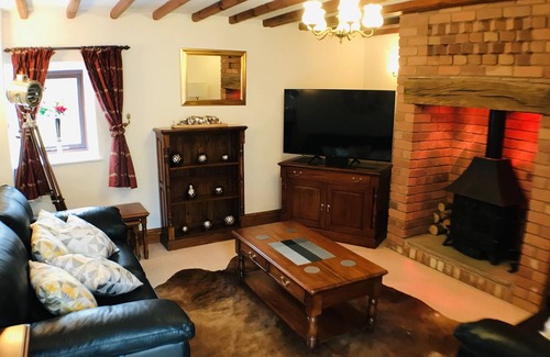 Cauldon Low Casa | Classy 2 Bed Peak District Barn Conversion