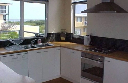 Smiths Beach Casa | 2 Bed Coastal Getaway - Walking distance to beach