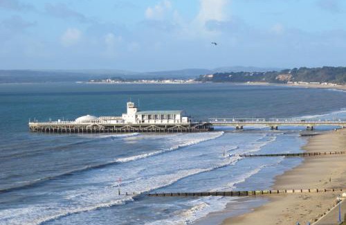 Southbourne Apartamento | 2-Bed Coastal Retreat - Sleeps 4 & Parking