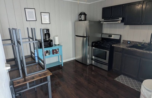 French Quarter Condominio | 2 bed condo - 1 block to Quarter. Very walkable.
