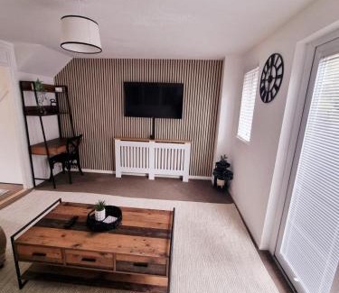 Hartwell Apartamento | 2 Bed Cosy Aylesbury House with Parking