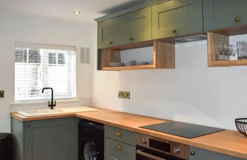 Mersham Cabaña | 2 bed Cosy cottage in the village of mersham Ashford nextdoor to pub and shop.