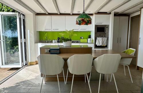 Macclesfield Casa | 2-Bed Cottage Garden Views near the Peak District