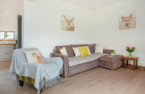 Honiton Casa | 2 Bed Cottage - Hot Tub Garden Parking